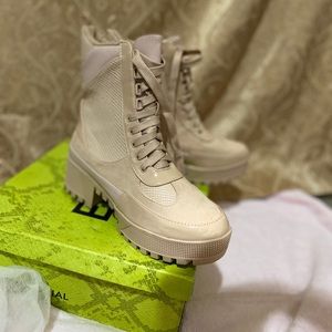 Nude commander combat boots